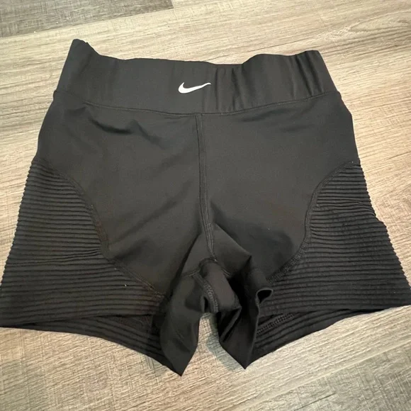 Aeroadapt sales nike shorts